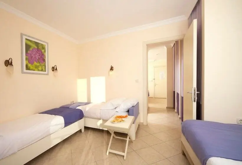 اتاق خانوادگی با چشم‌انداز باغ, Club Resort Atlantis