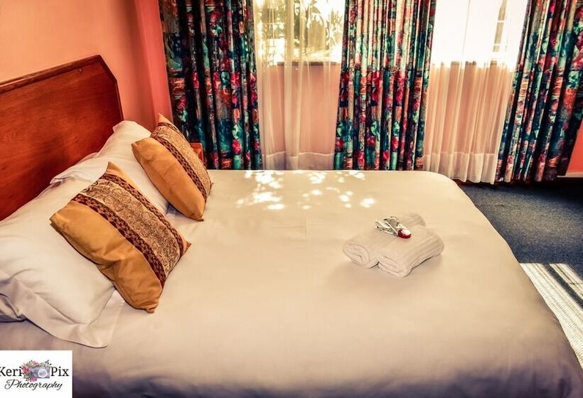 اتاق خانوادگی, Fairy Knowe