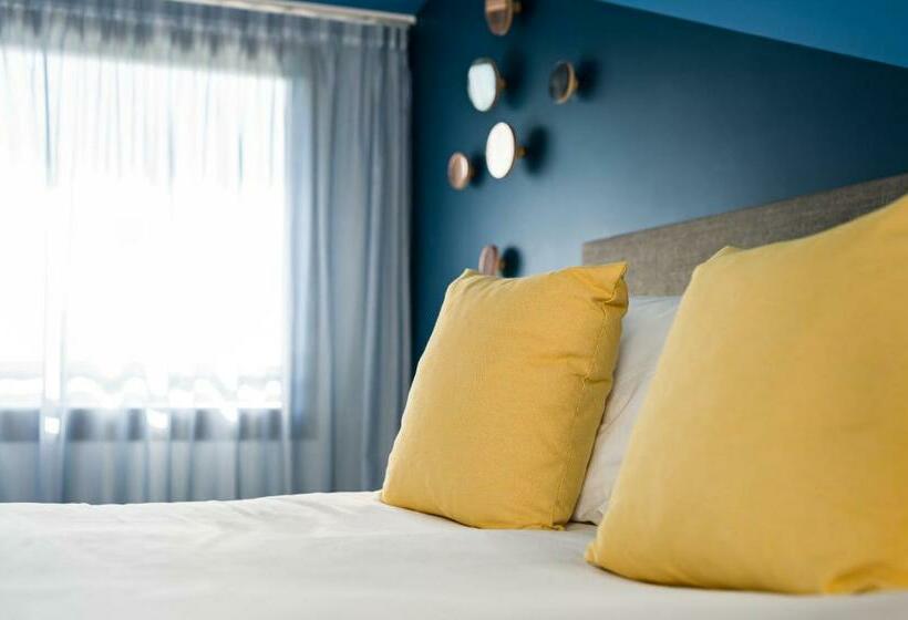 이그제큐티브 룸 킹사이즈 침대, Golden Tulip Aix En Provence