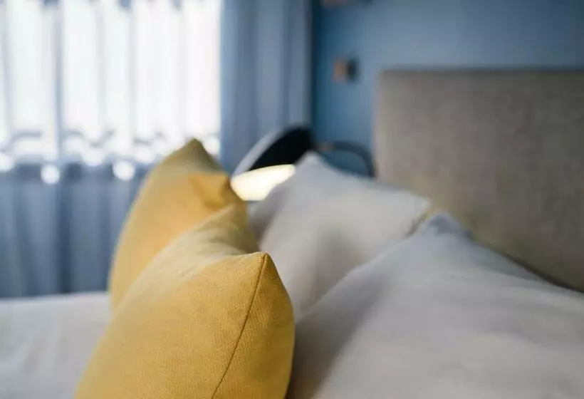 اتاق اجرایی با تخت بزرگ, Golden Tulip Aix En Provence