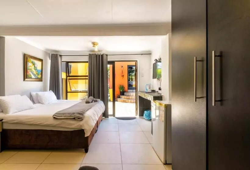 سوئیت کلاسیک, Linden Guest House