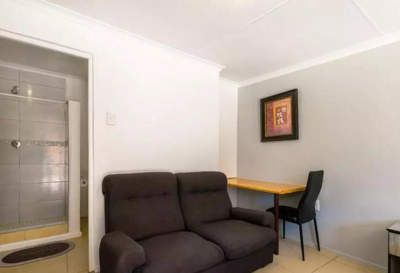 سوئیت کلاسیک, Linden Guest House