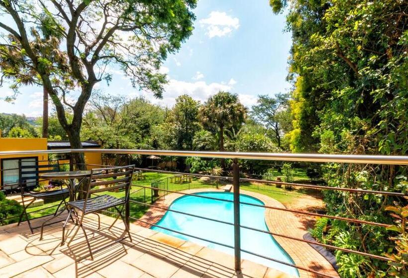 חדר משפחתי, Linden Guest House