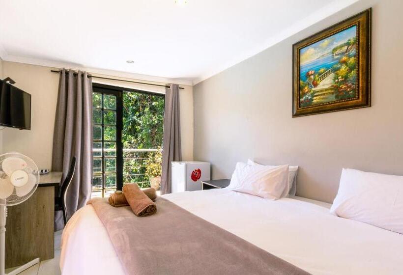 חדר משפחתי, Linden Guest House