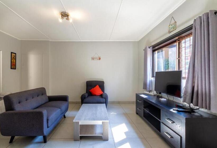 בית, חדר שינה 1, Linden Guest House