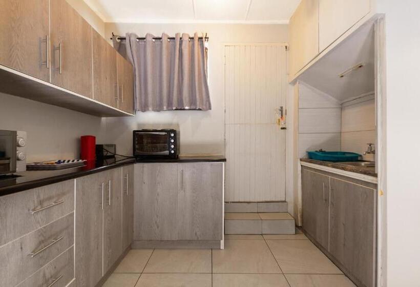 בית, חדר שינה 1, Linden Guest House