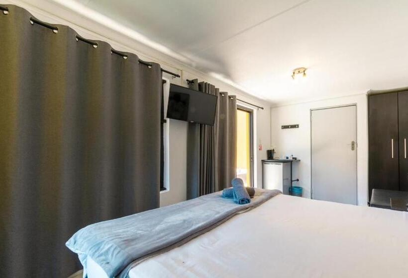 סוויטה דלוקס, Linden Guest House