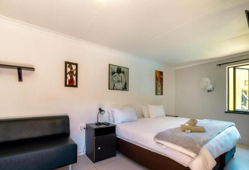 סוויטה דלוקס, Linden Guest House