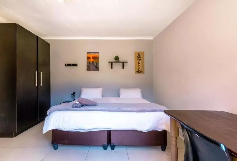 اتاق استاندارد, Linden Guest House