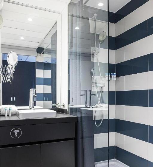 סוויטת ג'וניור עם מרפסת, & Spa 4 Serge Blanco