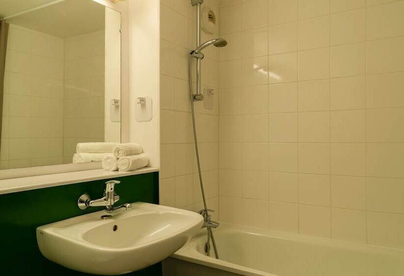 Номер Стандарт, Brit Hotel Confort Morlaix