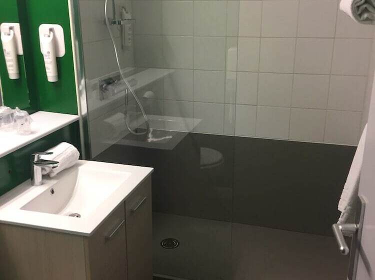 חדר סטנדרט לשלושה, Brit Hotel Confort Morlaix