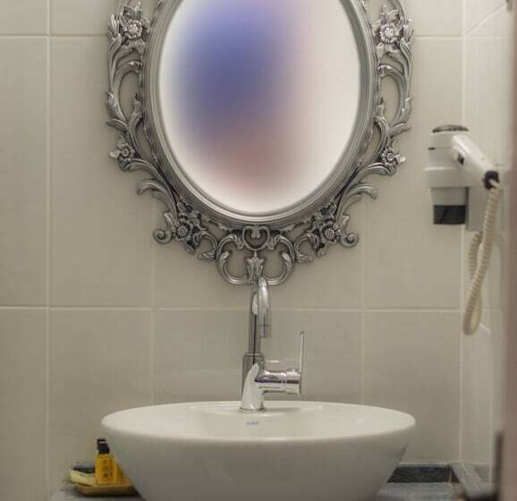 スタンダードトリプルルーム, Kalehan