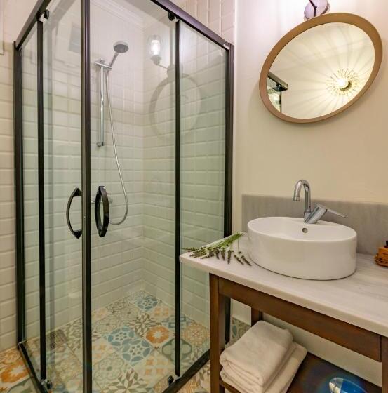 スーペリアールーム, Kalehan