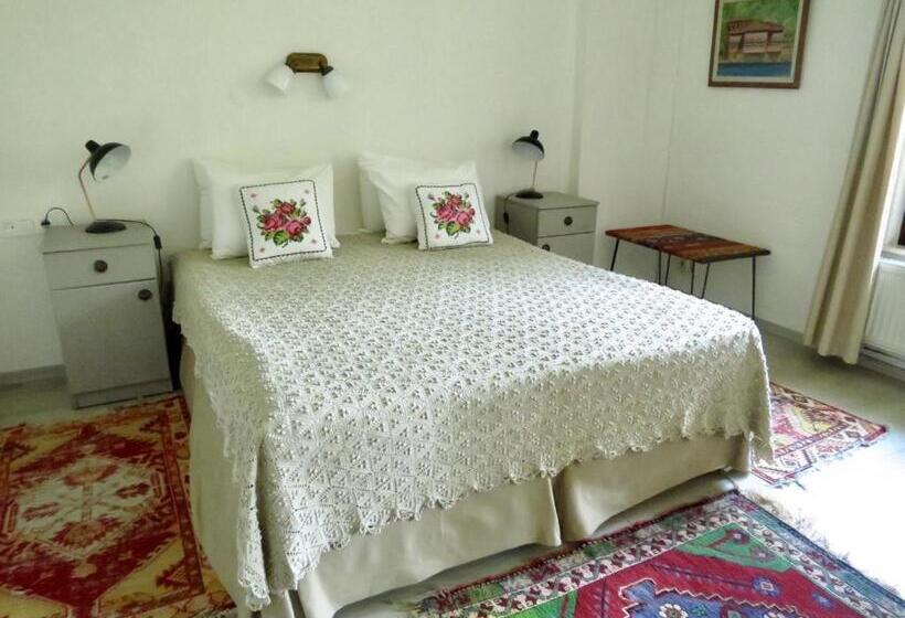 スーペリアールーム, Kalehan