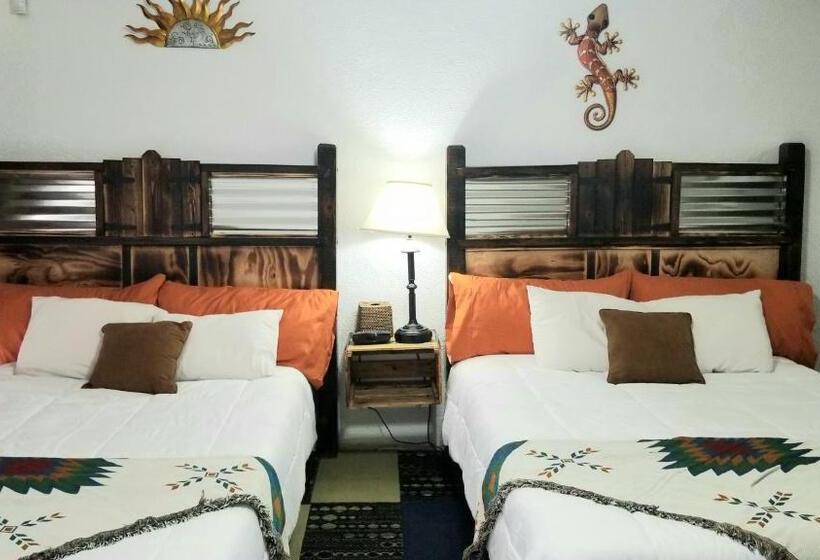 デラックスルーム, Adobe Sands Motel