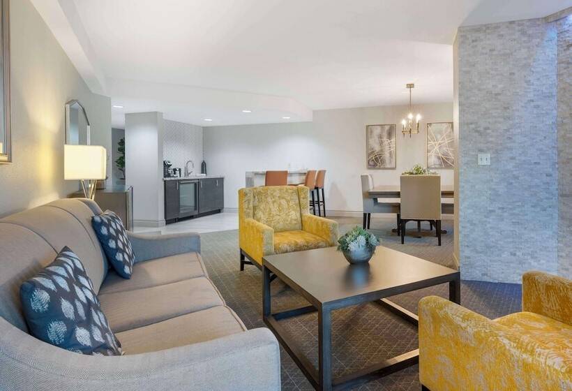 جناح مزوَّد بشرفة, Best Western Plus Boomtown Casino