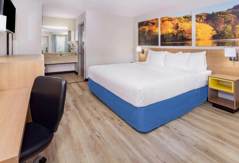キングサイズベッドのスタンダードルーム, Days Inn By Wyndham Spartanburg Waccamaw