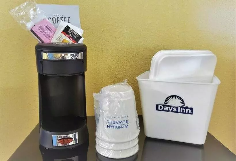 ２ダブルベッドのスタンダードルーム, Days Inn By Wyndham Towson