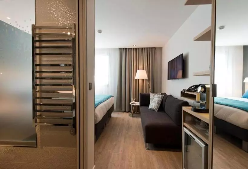 キングサイズベッドのスーペリアルーム, Golden Tulip Sophia Antipolis   Hotel & Spa