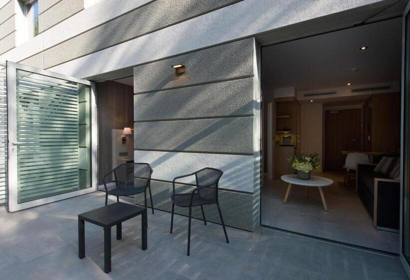 キングサイズベッドのジュニアスイート, Golden Tulip Sophia Antipolis   Hotel & Spa