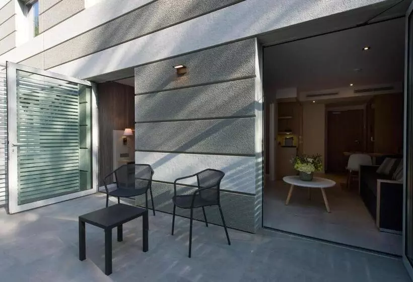 キングサイズベッドのジュニアスイート, Golden Tulip Sophia Antipolis   Hotel & Spa