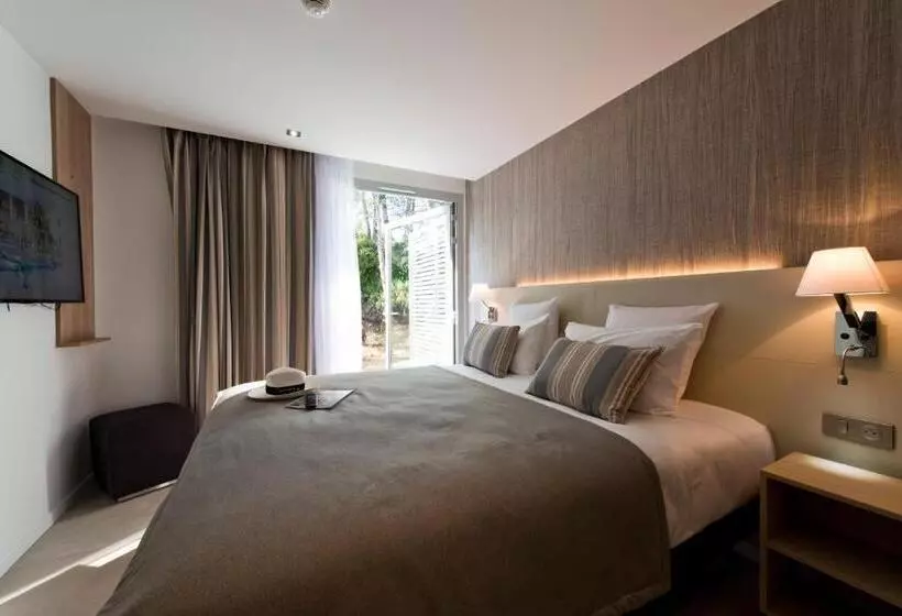 キングサイズベッドのジュニアスイート, Golden Tulip Sophia Antipolis   Hotel & Spa