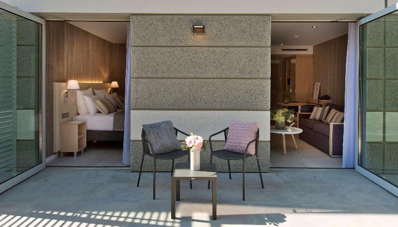 キングサイズベッドのジュニアスイート, Golden Tulip Sophia Antipolis   Hotel & Spa