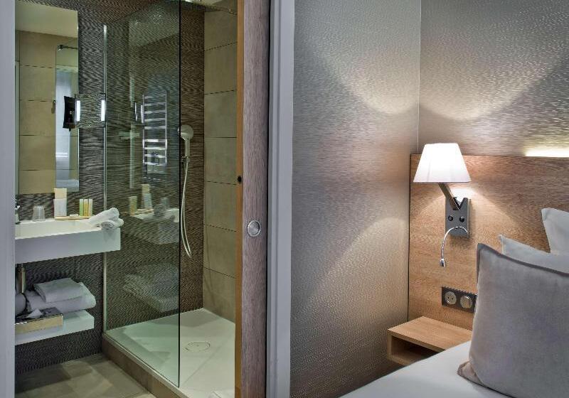 キングサイズベッドのスタンダードルーム, Golden Tulip Sophia Antipolis   Hotel & Spa