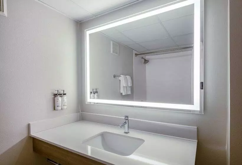 اتاق استاندارد با 2 تخت دوبل, Holiday Inn Express & Suites Greensboro   I 40 Atwendover, An Ihg