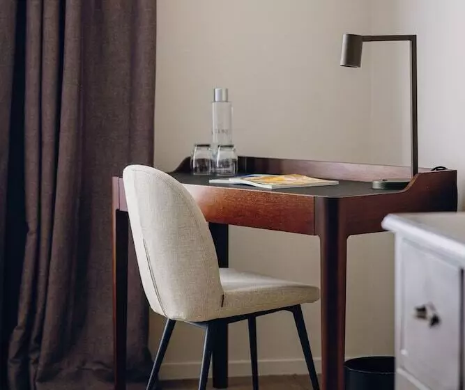 Pokój Comfort, Hostellerie Cèdre & Spa Beaune