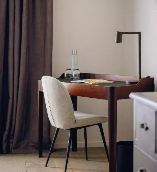 Pokój Comfort, Hostellerie Cèdre & Spa Beaune