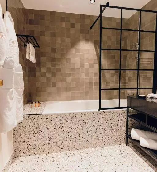Pokój Comfort, Hostellerie Cèdre & Spa Beaune