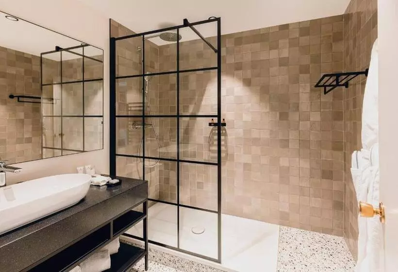 Pokój Comfort, Hostellerie Cèdre & Spa Beaune
