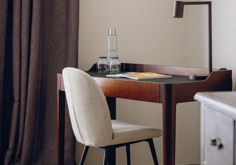 Номер Комфорт, Hostellerie Cèdre & Spa Beaune