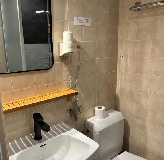 غرفة كومفورت فردية, Hôtel & Restaurant Le Patio Vichy