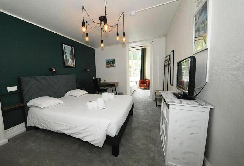 غرفة قياسية ثلاثية, Hôtel & Restaurant Le Patio Vichy