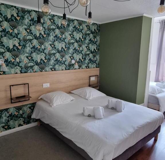 غرفة قياسية ثلاثية, Hôtel & Restaurant Le Patio Vichy