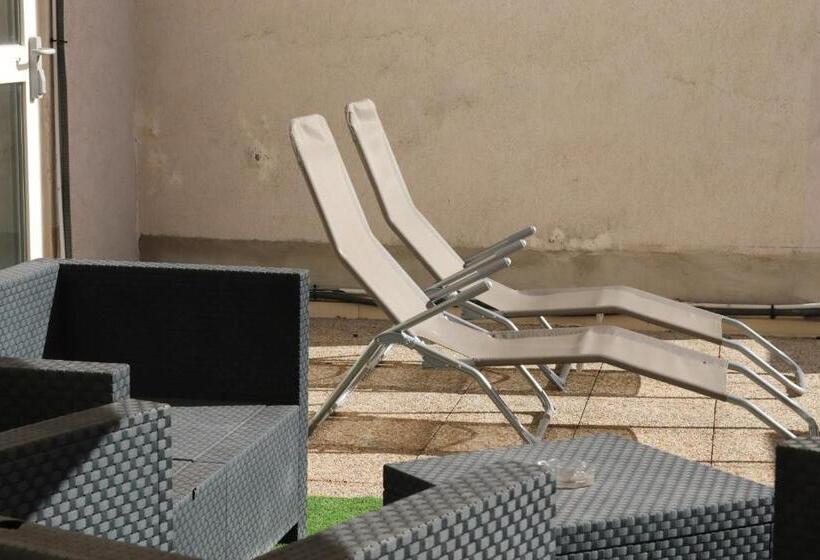 غرفة قياسية مزوَّدة بتراس, Hôtel & Restaurant Le Patio Vichy