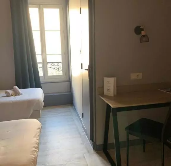 اتاق استاندارد با چشم‌انداز باغ, Hôtel & Restaurant Le Patio Vichy