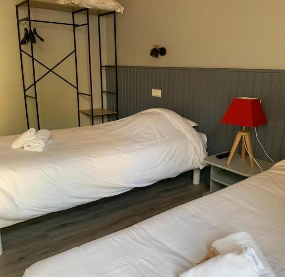 غرفة قياسية مطلّة علي الحديقة, Hôtel & Restaurant Le Patio Vichy