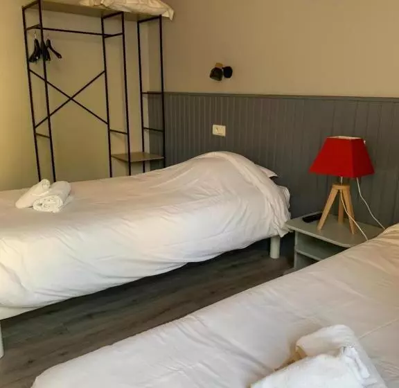 اتاق استاندارد با چشم‌انداز باغ, Hôtel & Restaurant Le Patio Vichy