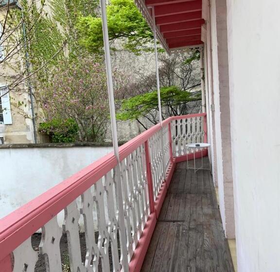 غرفة عائلية, Hôtel & Restaurant Le Patio Vichy