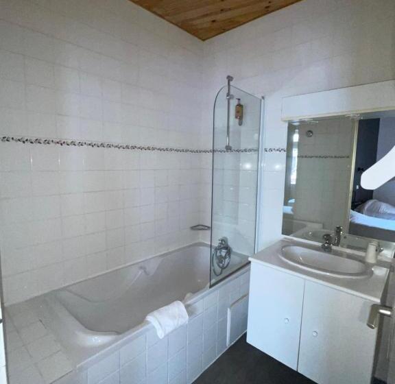 غرفة عائلية, Hôtel & Restaurant Le Patio Vichy