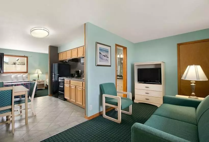 デラックススタジオ, Mariner Inn And Suites