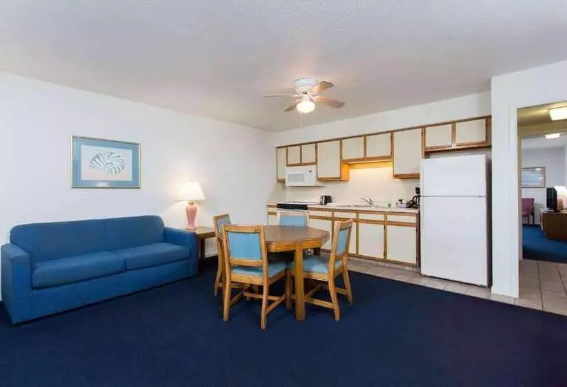 スイート, Mariner Inn And Suites