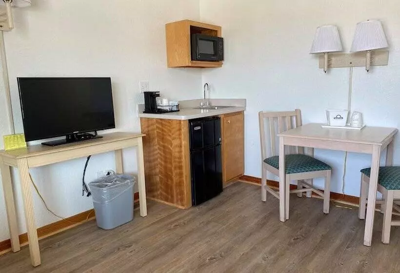 スイート, Mariner Inn And Suites