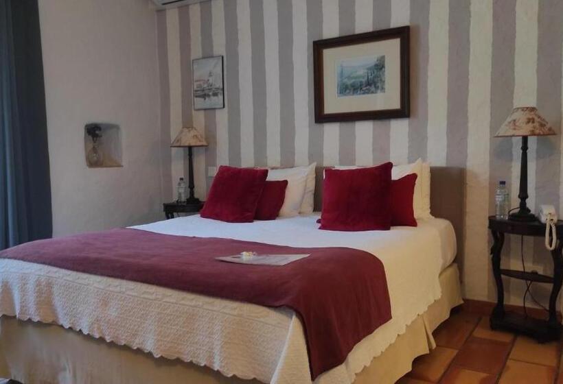 Номер Стандарт Вид на Сад, Le Mas Trilles