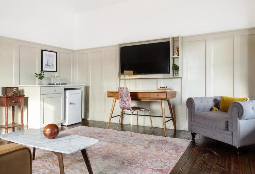 スイート, Arrive Wilmington