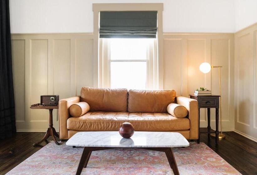 スイート, Arrive Wilmington